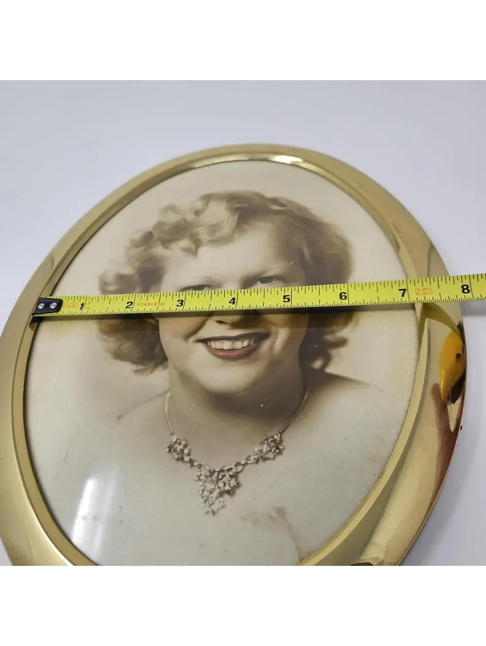 Gold Tone Oval Table Top Picture Frame Footed Base 9x11 Photo 8